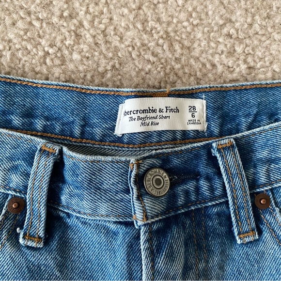 Abercrombie & Fitch Boyfriend Distressed Shorts - Picture 2 of 4